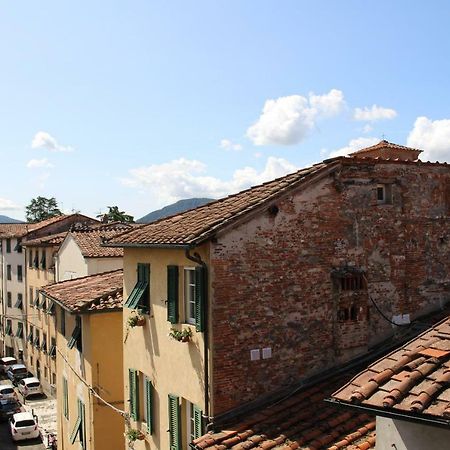 Delizioso Appartamento Centro Storico Lucca Comics Luaran gambar