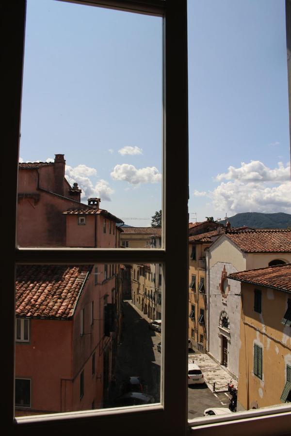 Delizioso Appartamento Centro Storico Lucca Comics Luaran gambar