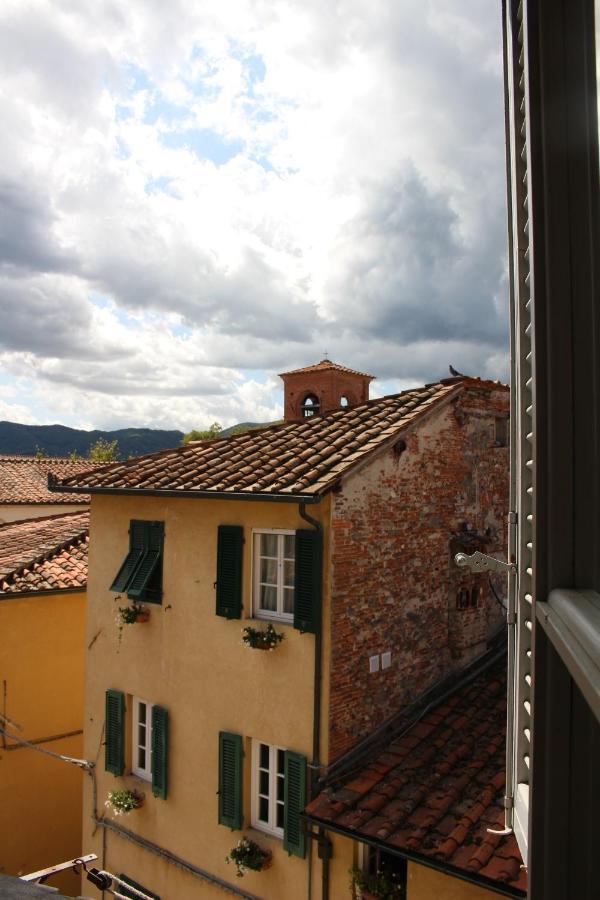 Delizioso Appartamento Centro Storico Lucca Comics Luaran gambar